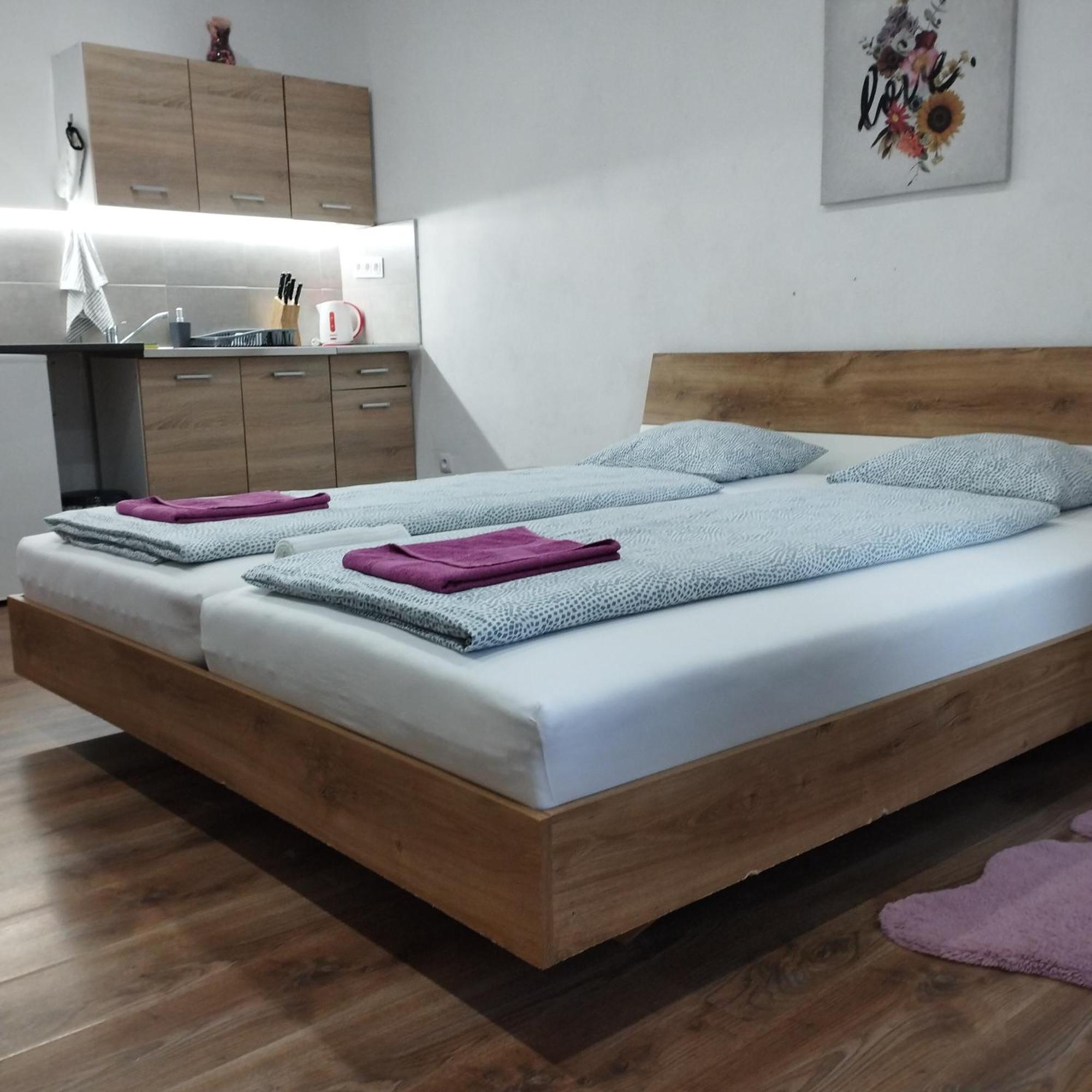 Homestay 77 *