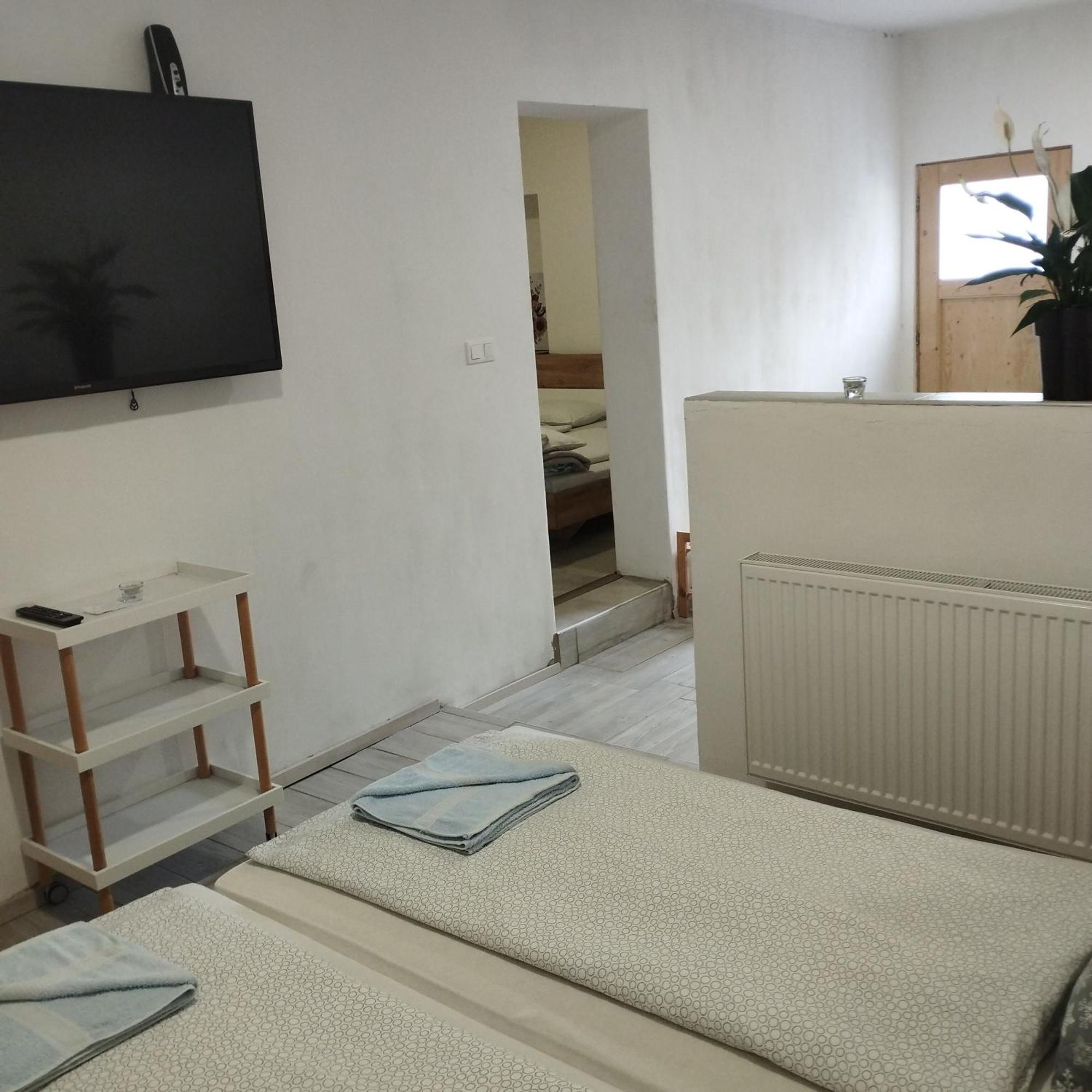 77 Homestay