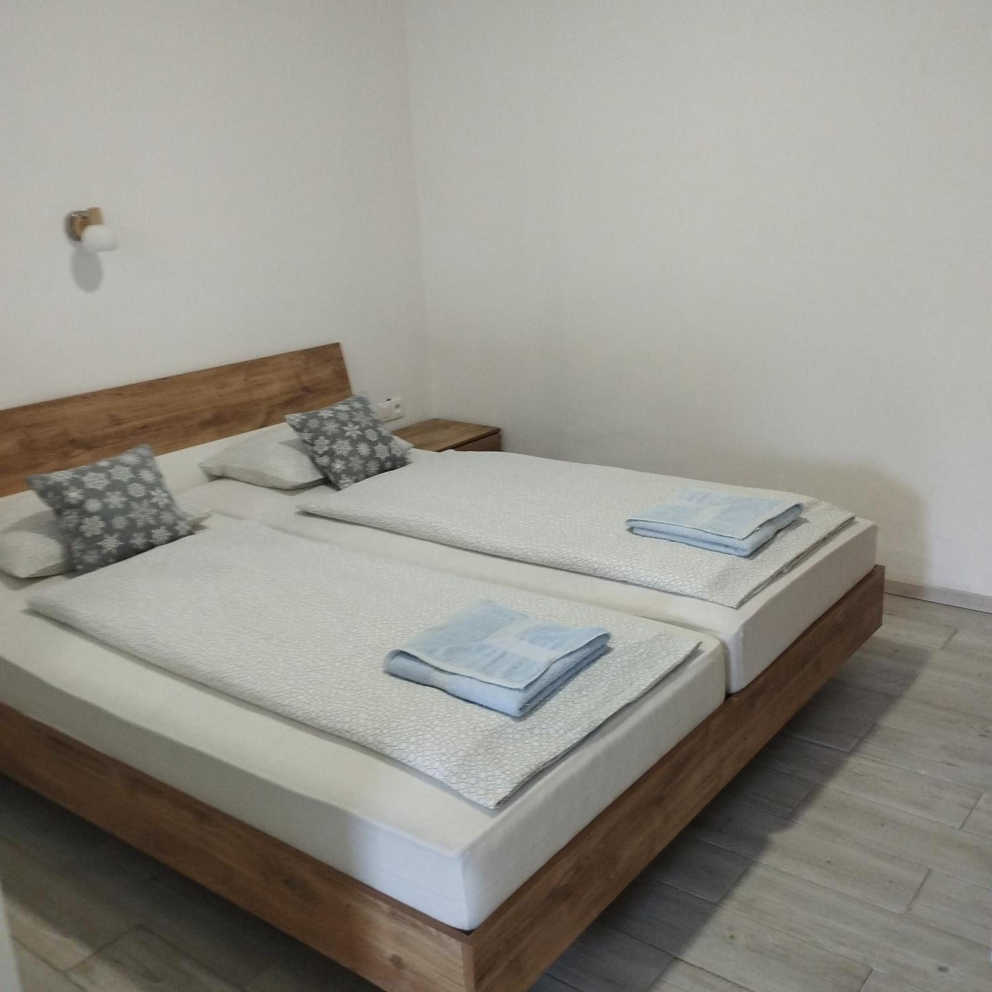 77 Homestay Velky Meder